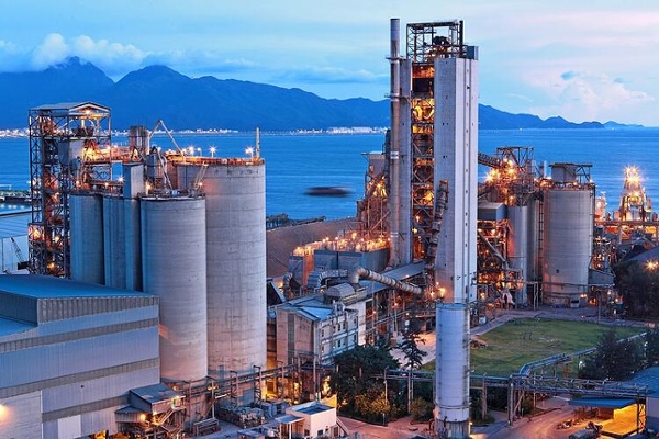 1cement factory at night-2